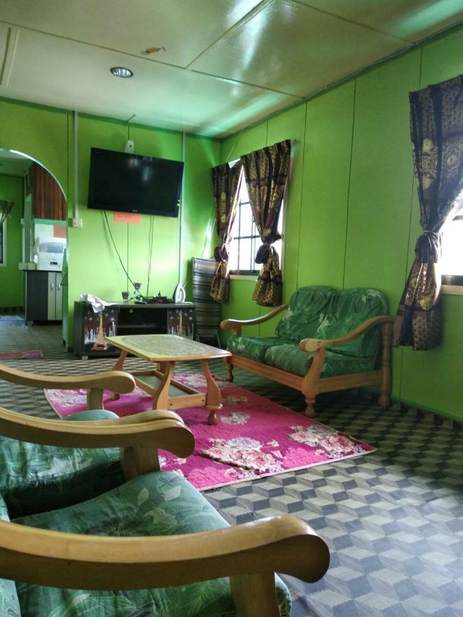 Almeera Homestay Kampong Kundassan Exterior photo